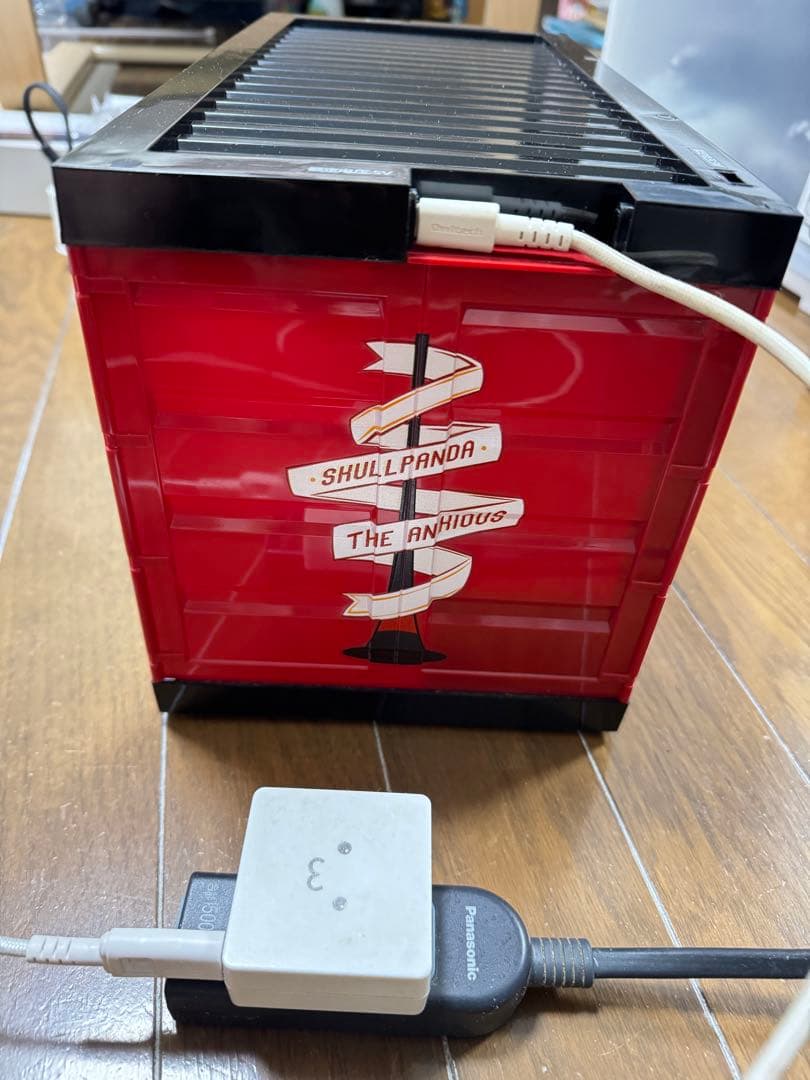 POP MART 100% ライト付き ディスプレイ コンテナ 2個セット