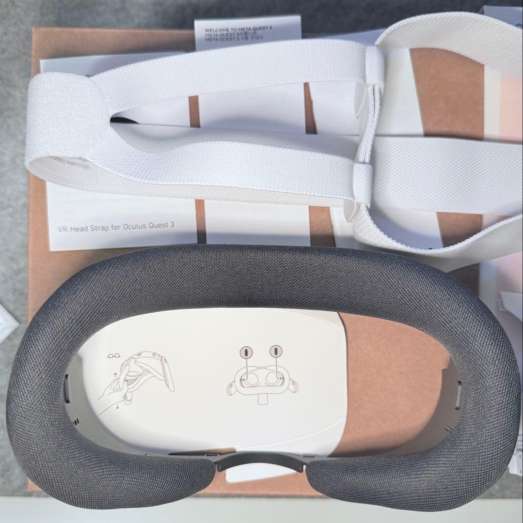 【特注ケース・周辺機器付き・美品】 Quest 3