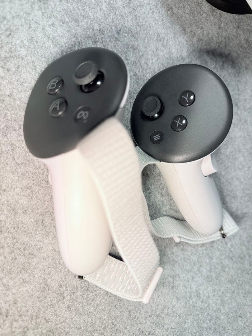 【特注ケース・周辺機器付き・美品】 Quest 3