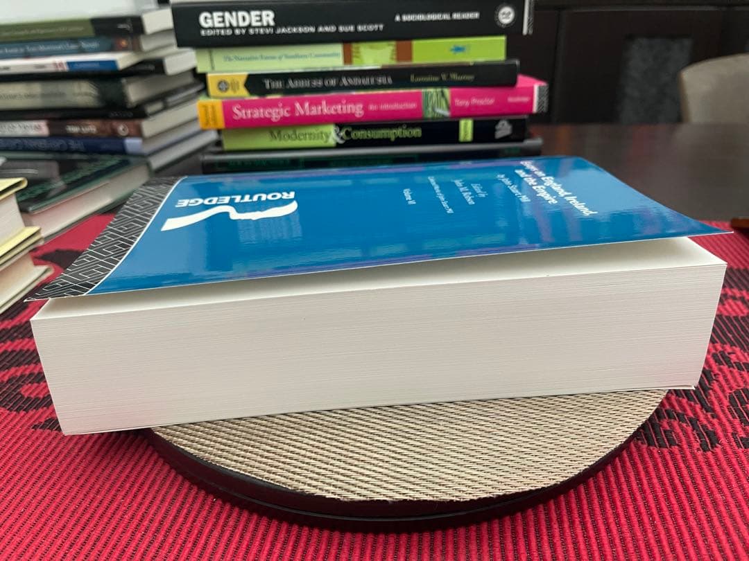 洋書 Essays on England Ireland and the Empire