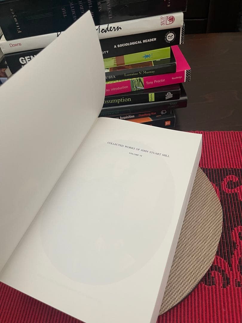 洋書 Essays on England Ireland and the Empire