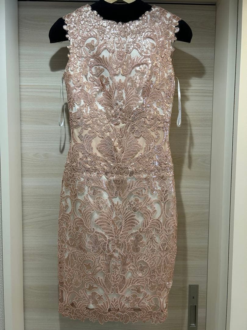 TADASHI SHOJI 刺繍ドレス