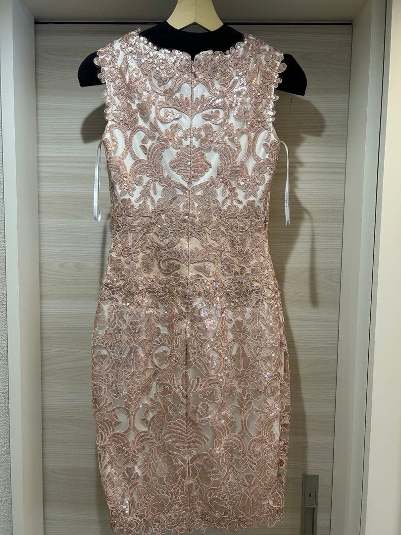 TADASHI SHOJI 刺繍ドレス