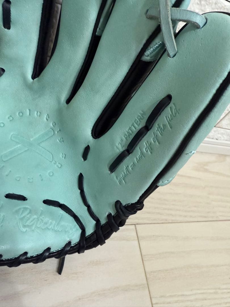 mlb愛　Absolutely Ridiculous グローブ 12インチ