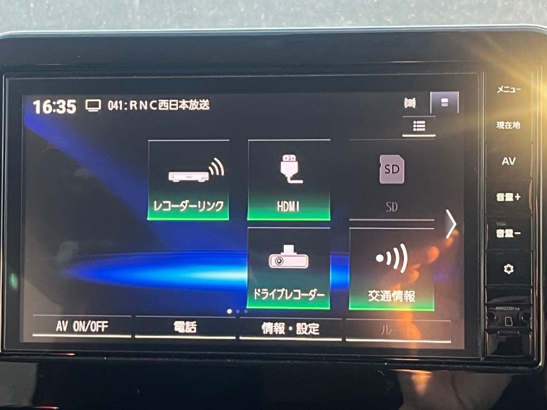 日産純正ナビ9インチ　MM223D-Le