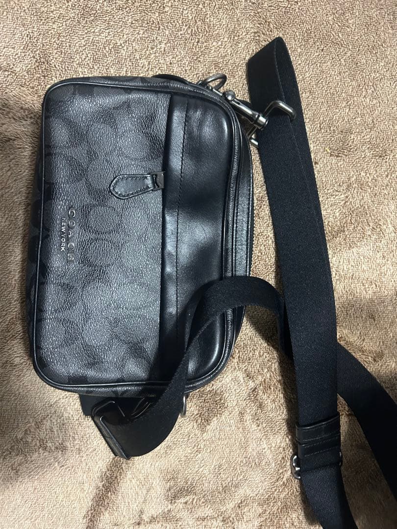 Coach ブラック ショルダーバッグ