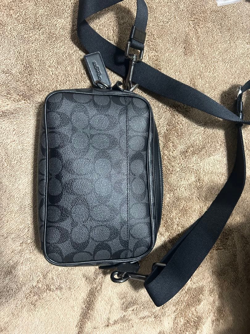 Coach ブラック ショルダーバッグ