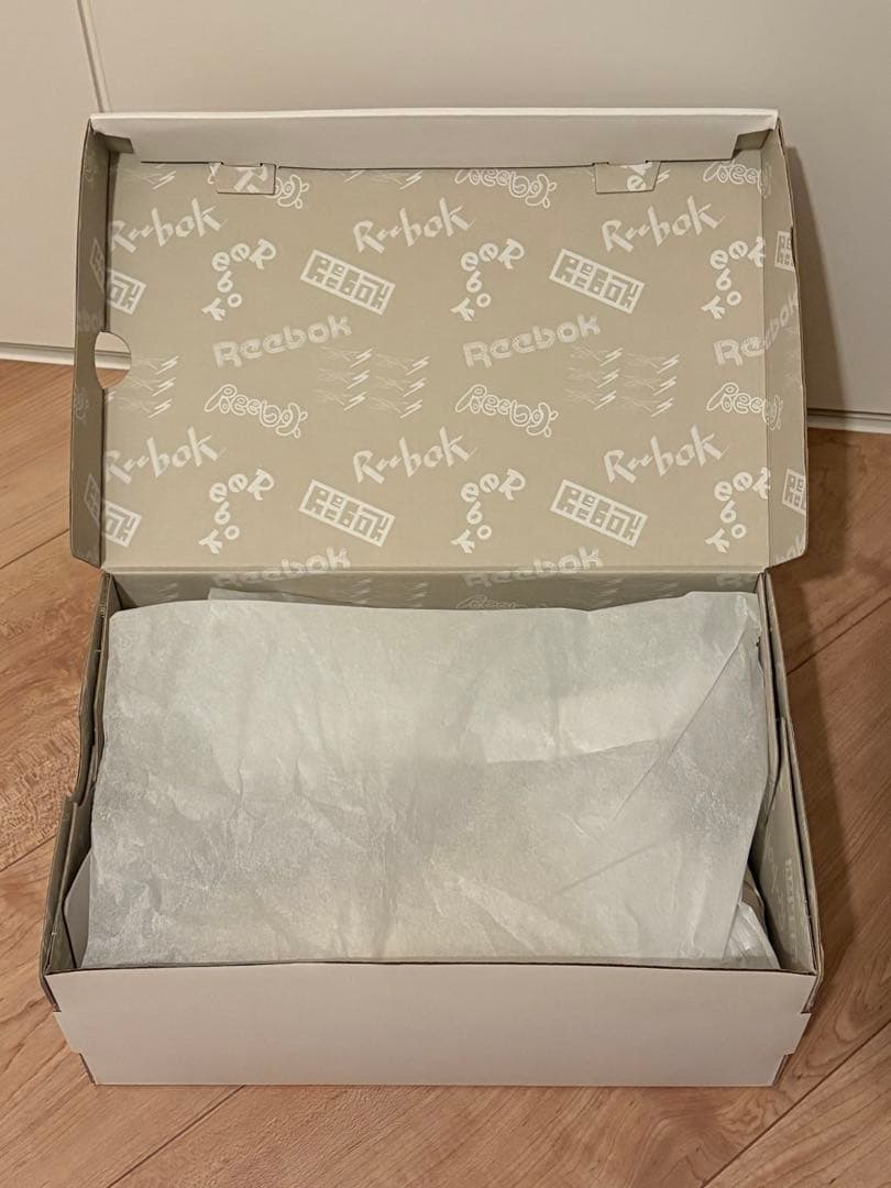 SixTONE Reebok コラボ スニーカー 白 リーボック