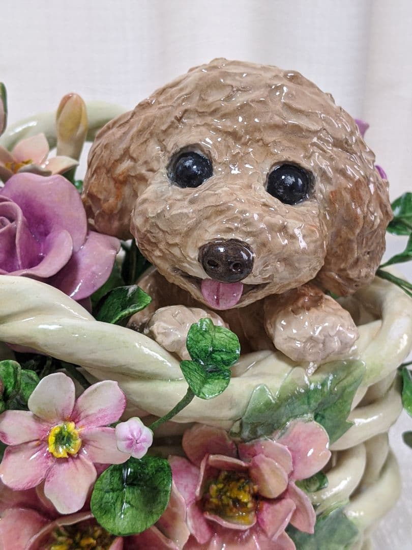 【ひろりん】クレイフラワー♥かごにお花とプードル♥ハンドメイド