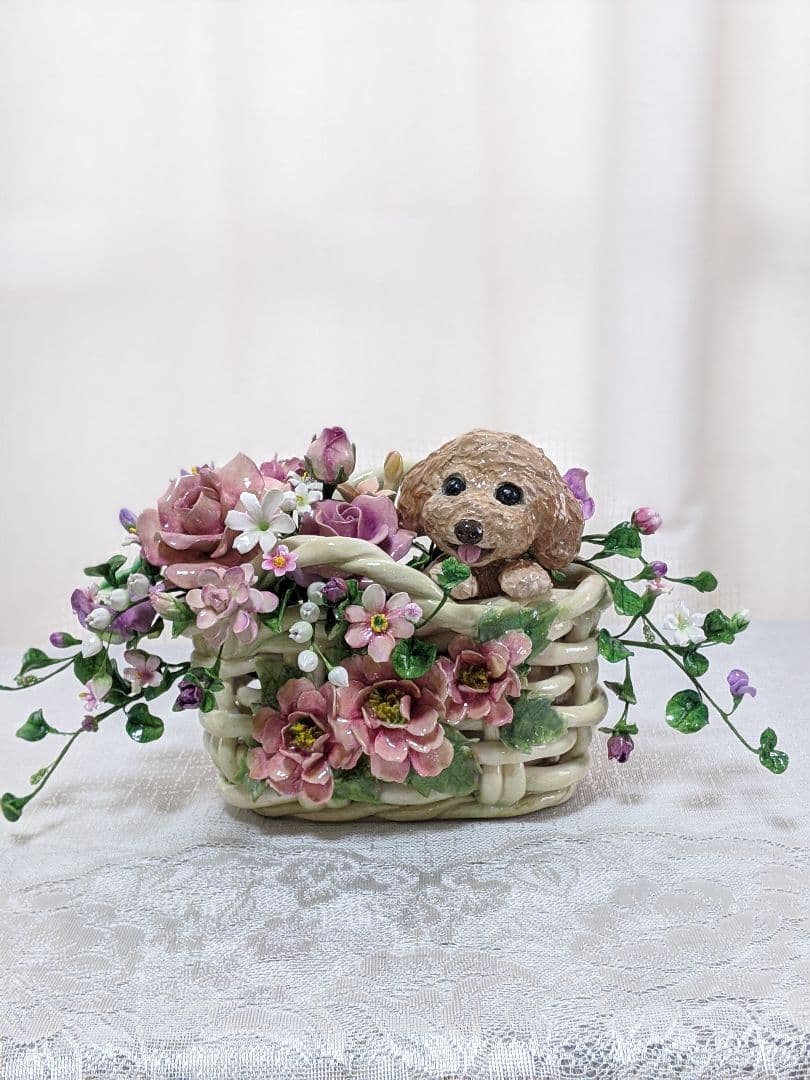 【ひろりん】クレイフラワー♥かごにお花とプードル♥ハンドメイド