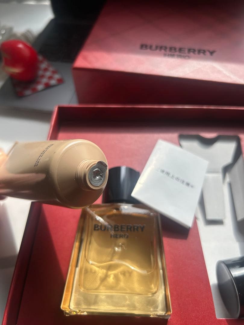 BURBERRY HERO 香水とシャワージェルセット