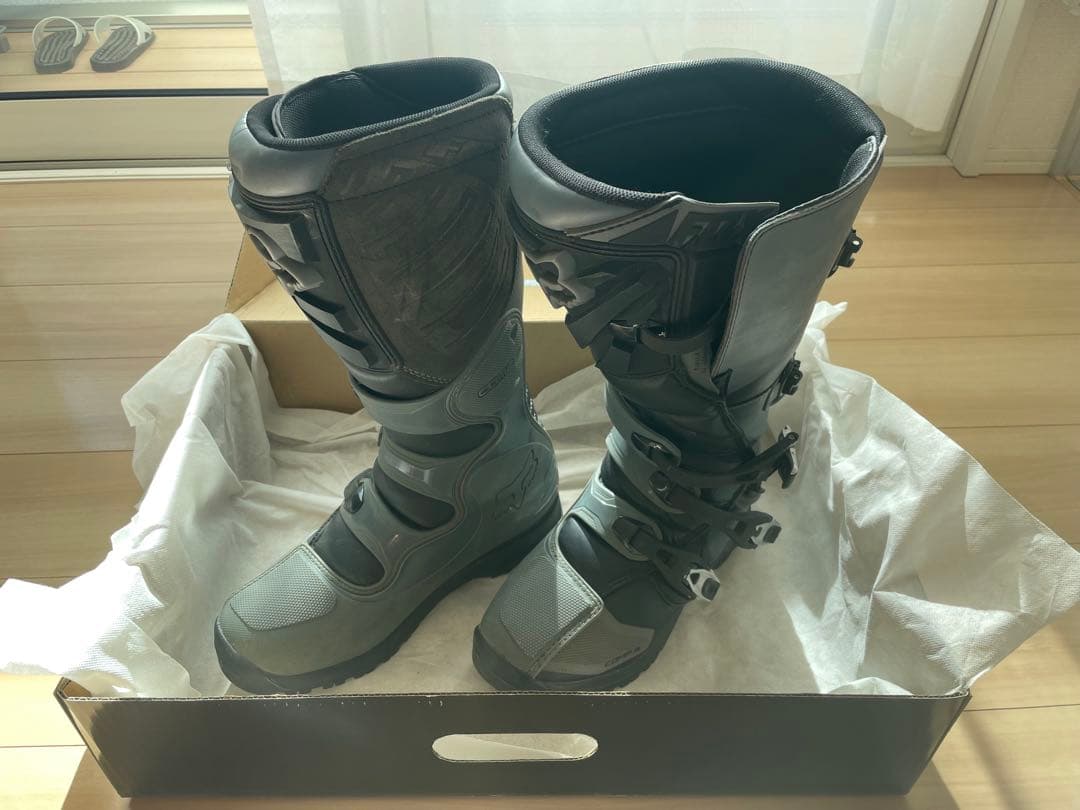 FOX オフロードブーツ comp5 グレー と ニーパッドセット