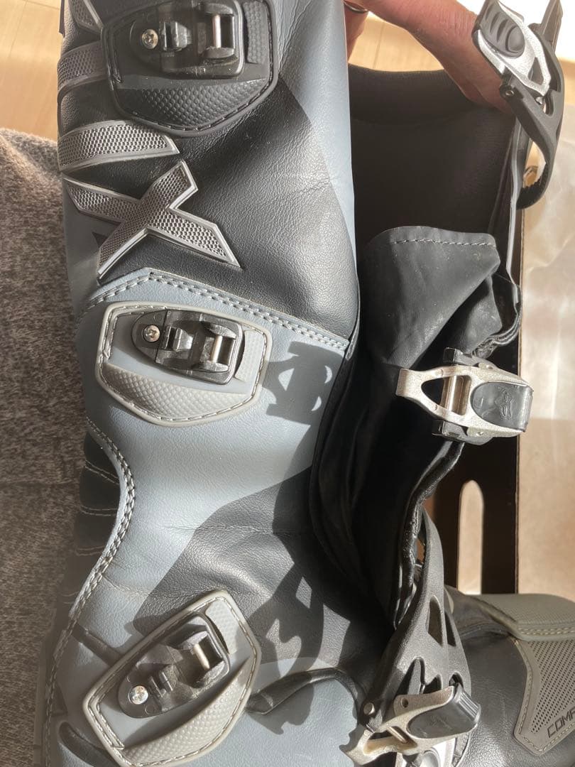 FOX オフロードブーツ comp5 グレー と ニーパッドセット