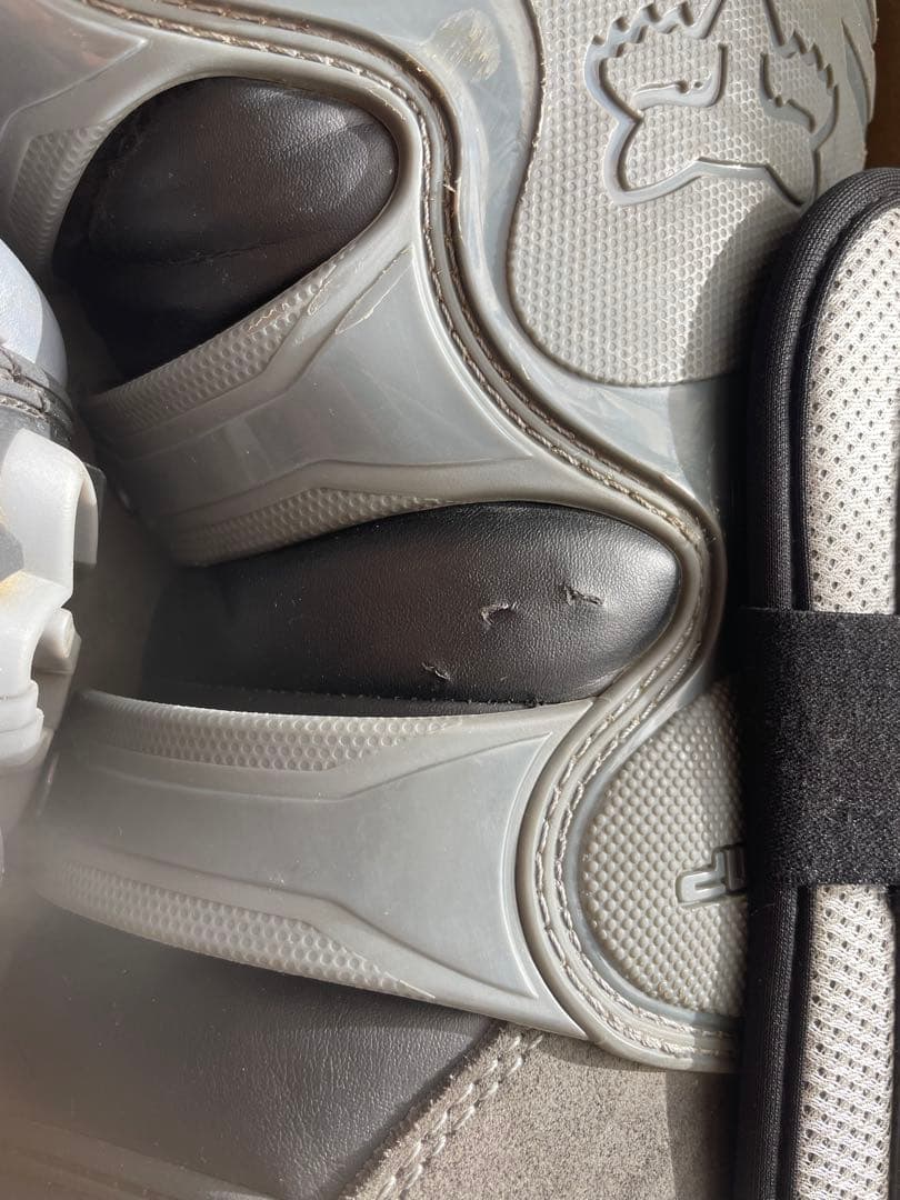 FOX オフロードブーツ comp5 グレー と ニーパッドセット