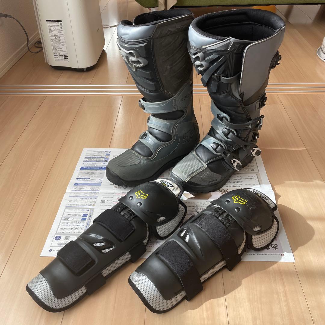 FOX オフロードブーツ comp5 グレー と ニーパッドセット