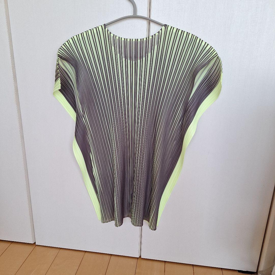 PLEATS PLEASE ノースリーブチュニック グレー×ライムグリーン