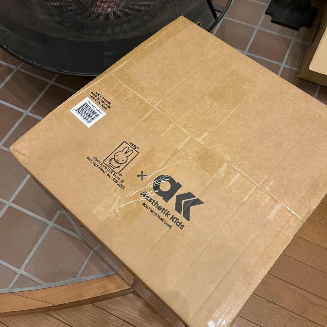 新品　未開封　ミッフィーマカロンチェア