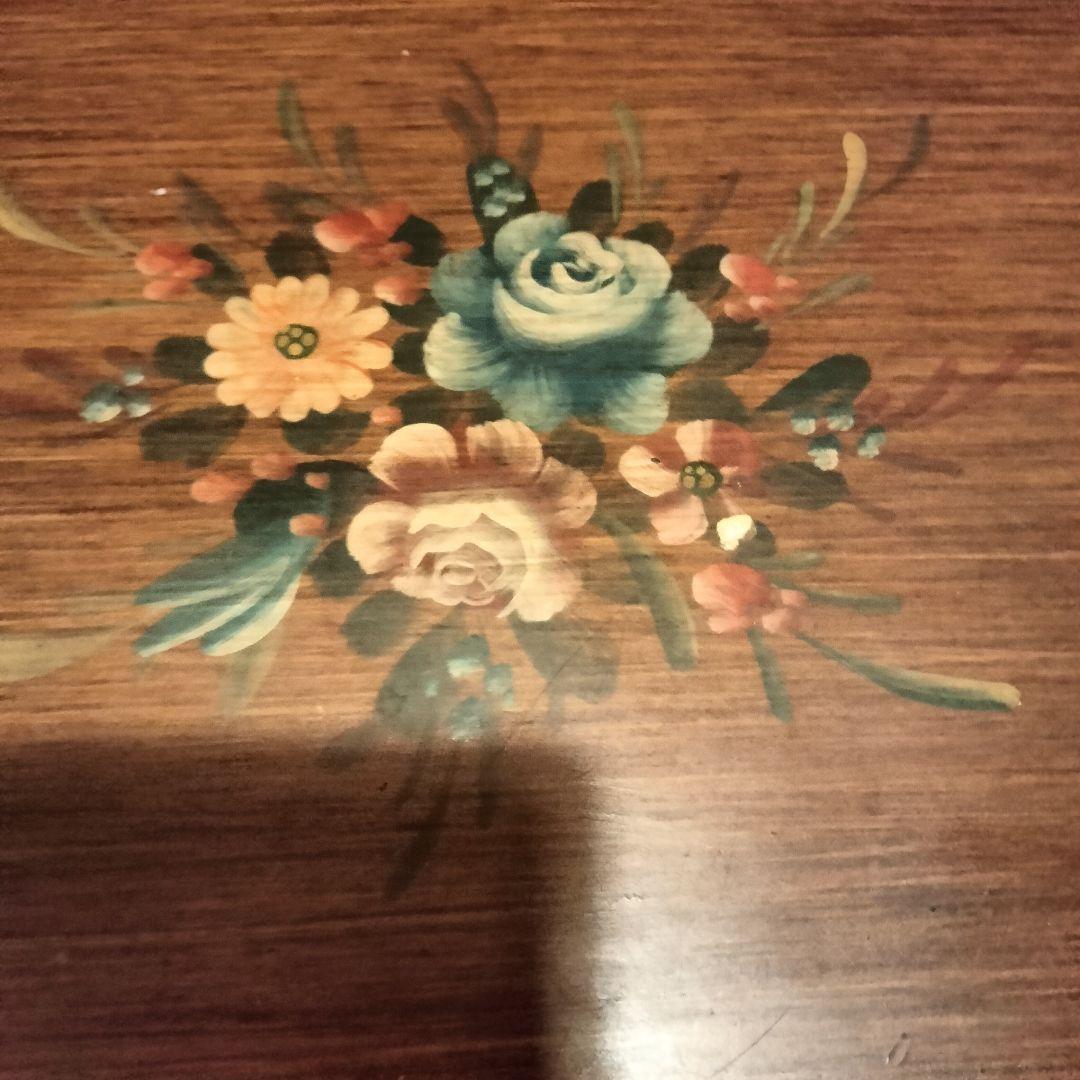 ヨーロッパアンティーク花柄ペイントの木製サイドテーブルチェスト