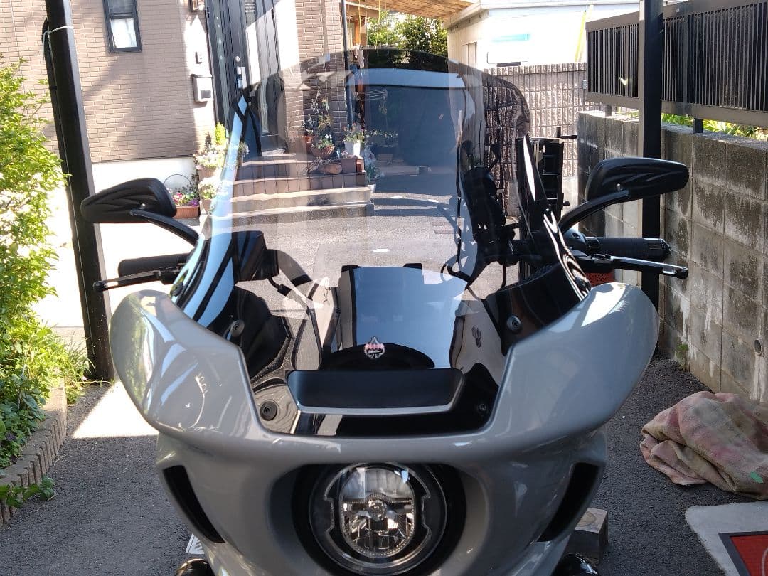 ローライダーST クロックワークス フレア ウインドシールド 10インチ