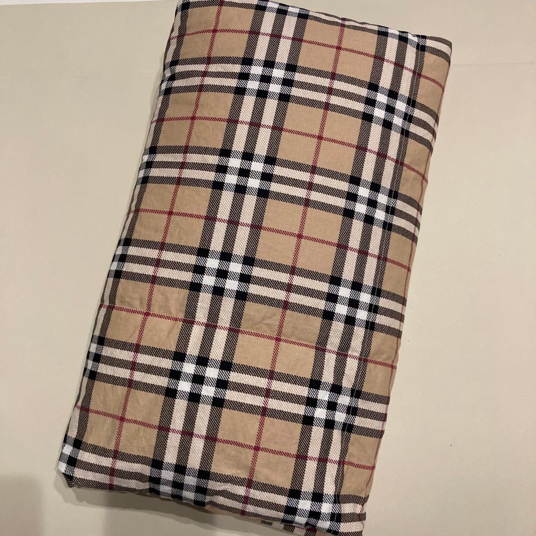 新品　未使用　BURBERRY 羽毛膝掛け　ノバチェック