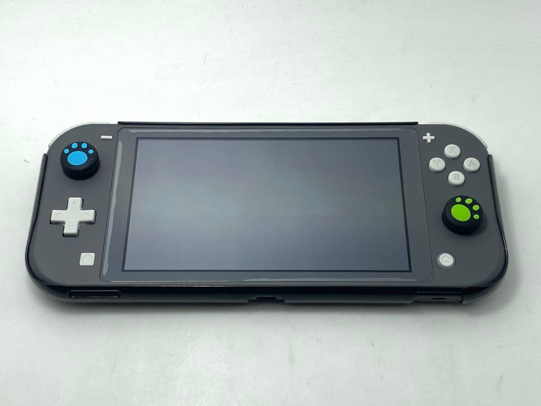 Nintendo Switch Lite Pikachuデザイン