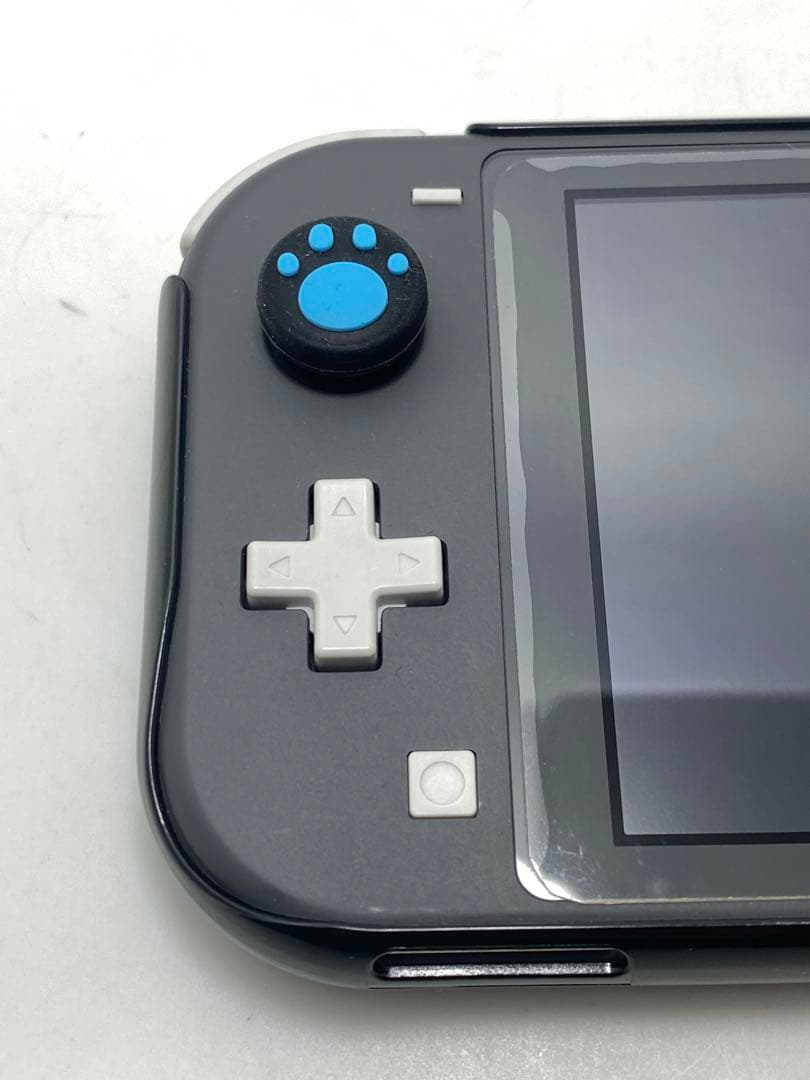 Nintendo Switch Lite Pikachuデザイン