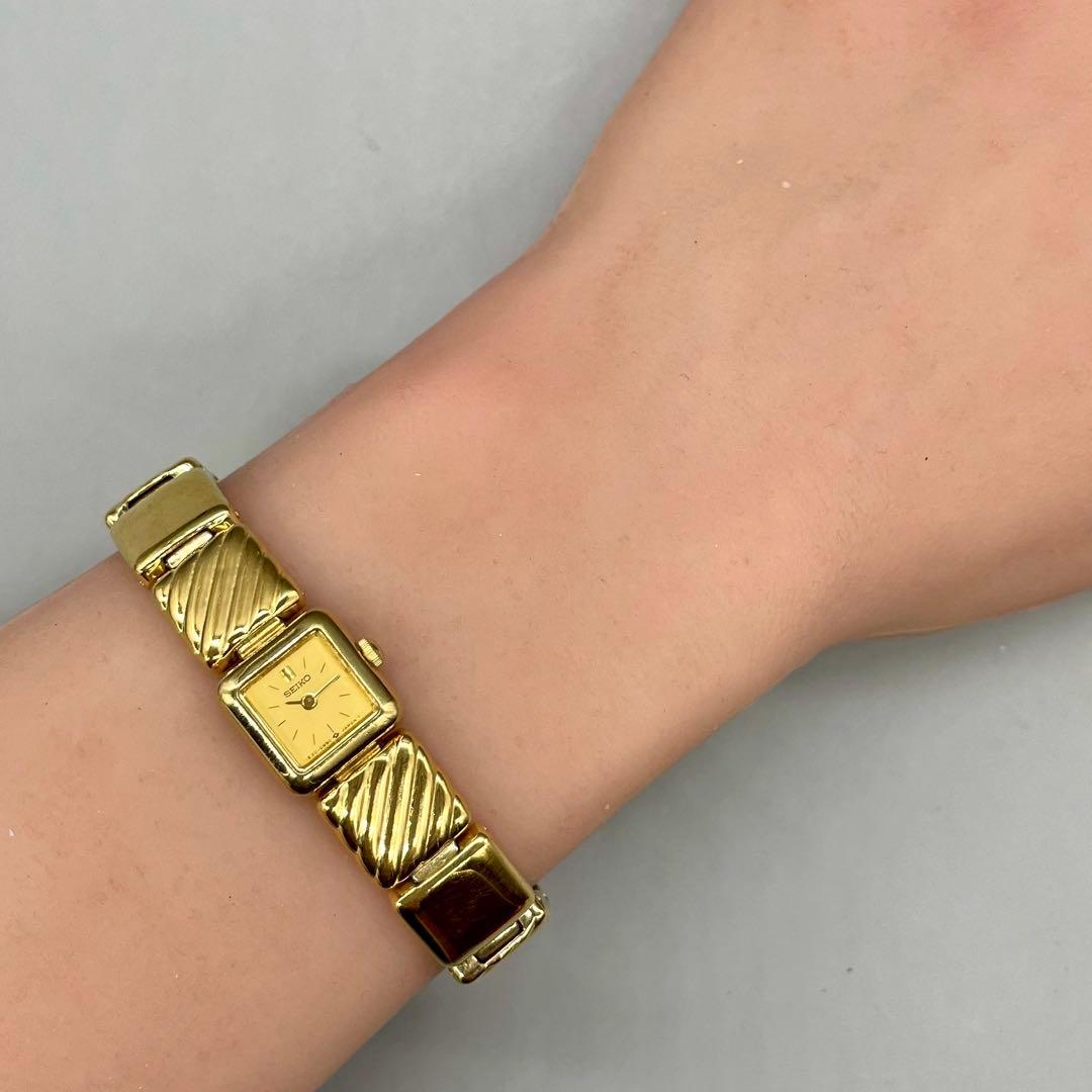 新品電池✨️SEIKO 腕時計 スクエア ゴールド クオーツ