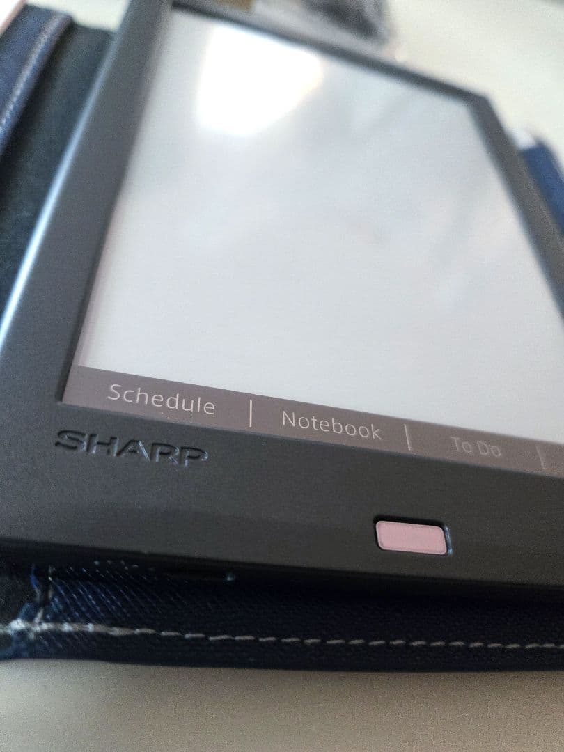 シャープ 電子ノート WG-PN1 手帳機能付き 電子ペーパーディスプレイ搭載
