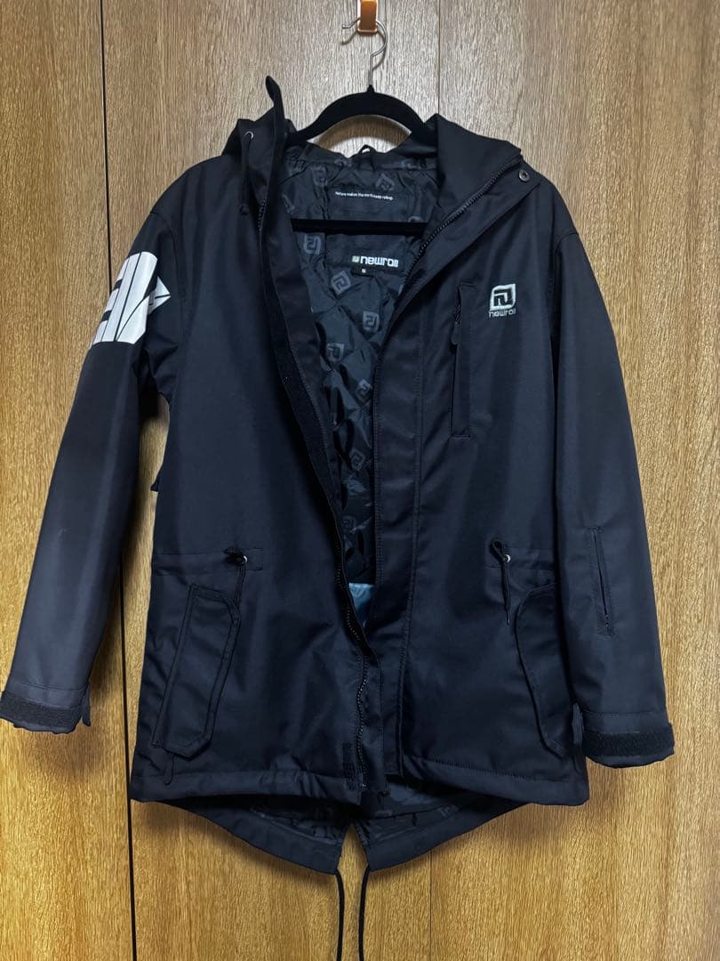 【セール中】【newroll】スノボーウェア 上下セット Sサイズ