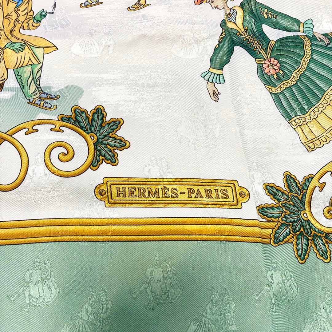 エルメス　カレ90 シルク　スカーフ　Joies d'Hiver 冬の愉しみ