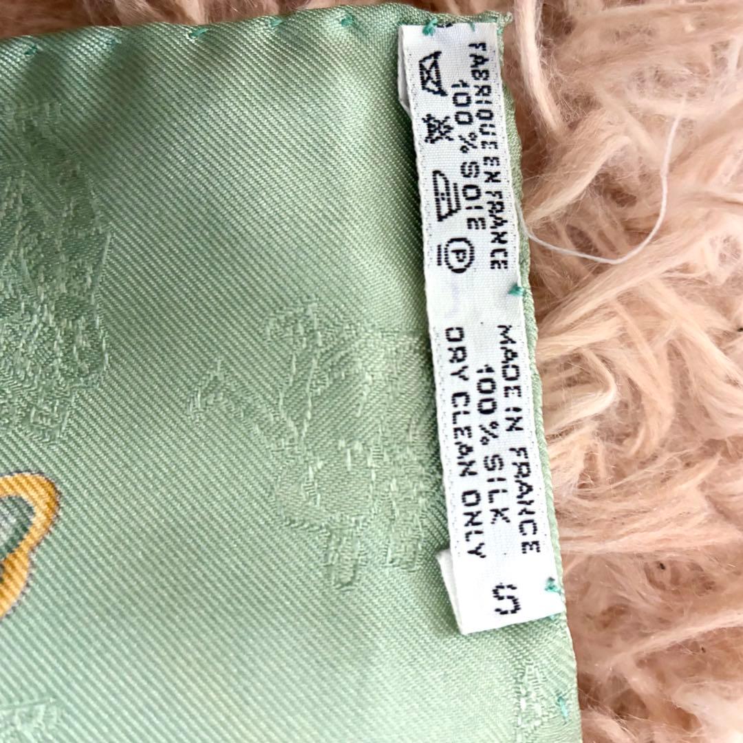 エルメス　カレ90 シルク　スカーフ　Joies d'Hiver 冬の愉しみ