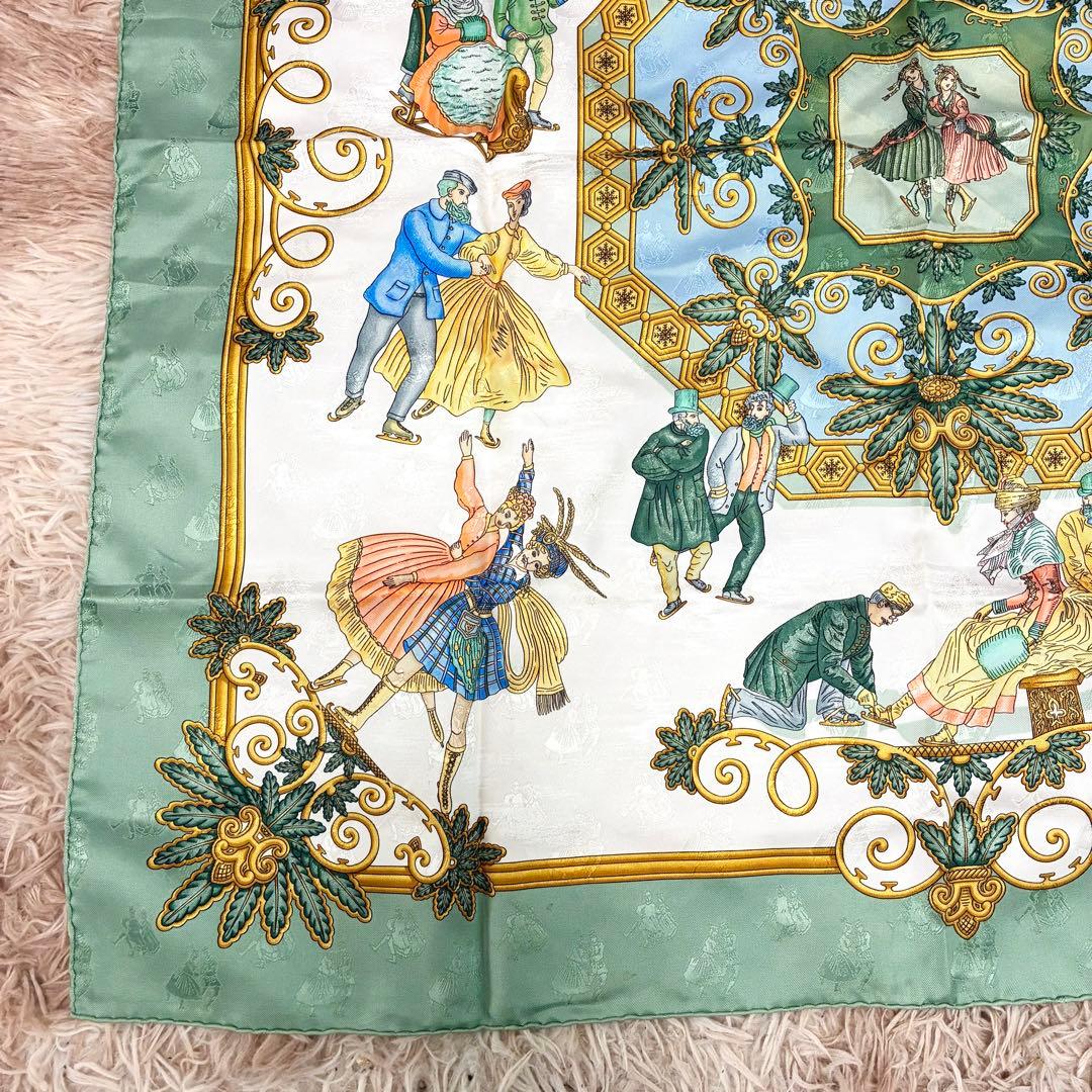 エルメス　カレ90 シルク　スカーフ　Joies d'Hiver 冬の愉しみ