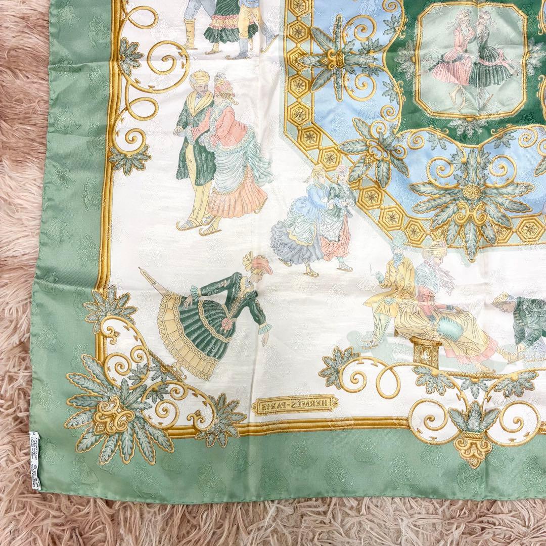 エルメス　カレ90 シルク　スカーフ　Joies d'Hiver 冬の愉しみ