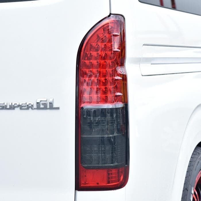 200系ハイエース 1型～7型 テールランプ シーケンシャル レッドスモーク