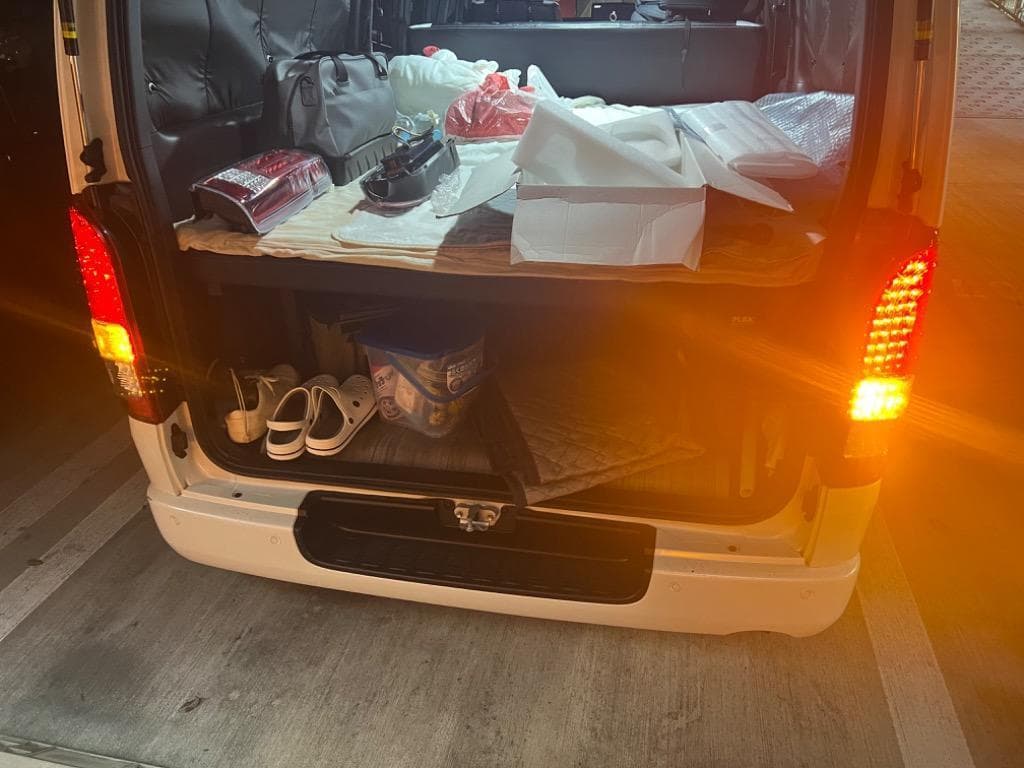 200系ハイエース 1型～7型 テールランプ シーケンシャル レッドスモーク