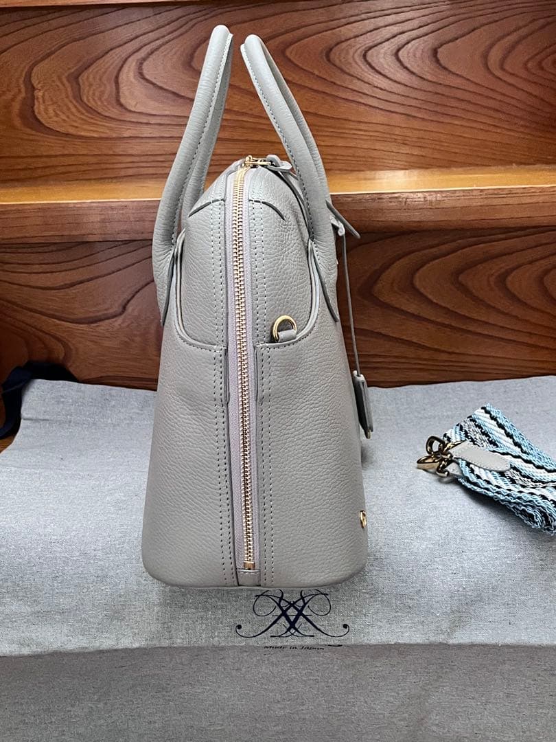 【新品同様美品】ADMJ 牛革シュリンク ラウンドボストンバッグ