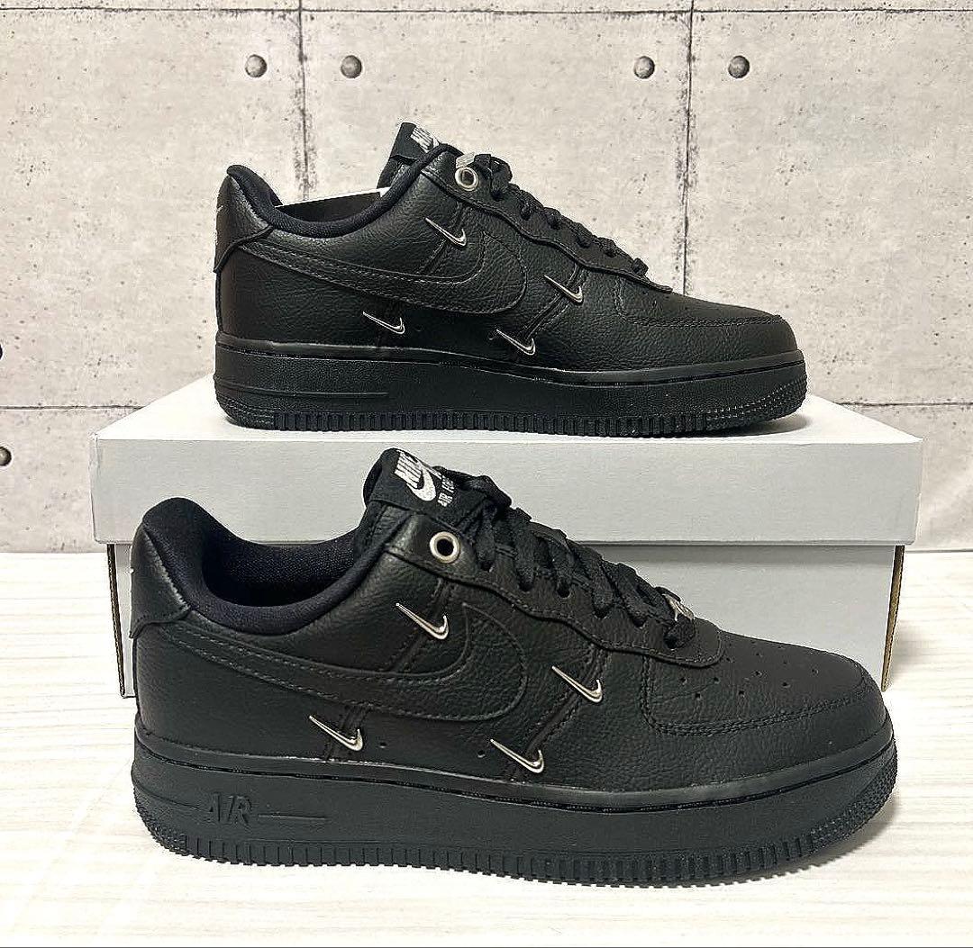 AIR FORCE 1 '07 LX エア フォース 1 ブラック　　23.5