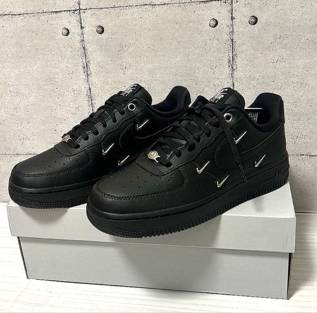 AIR FORCE 1 '07 LX エア フォース 1 ブラック　　23.5