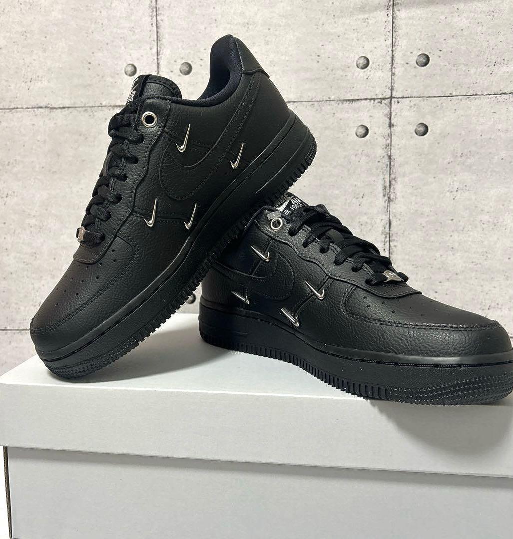 AIR FORCE 1 '07 LX エア フォース 1 ブラック　　23.5