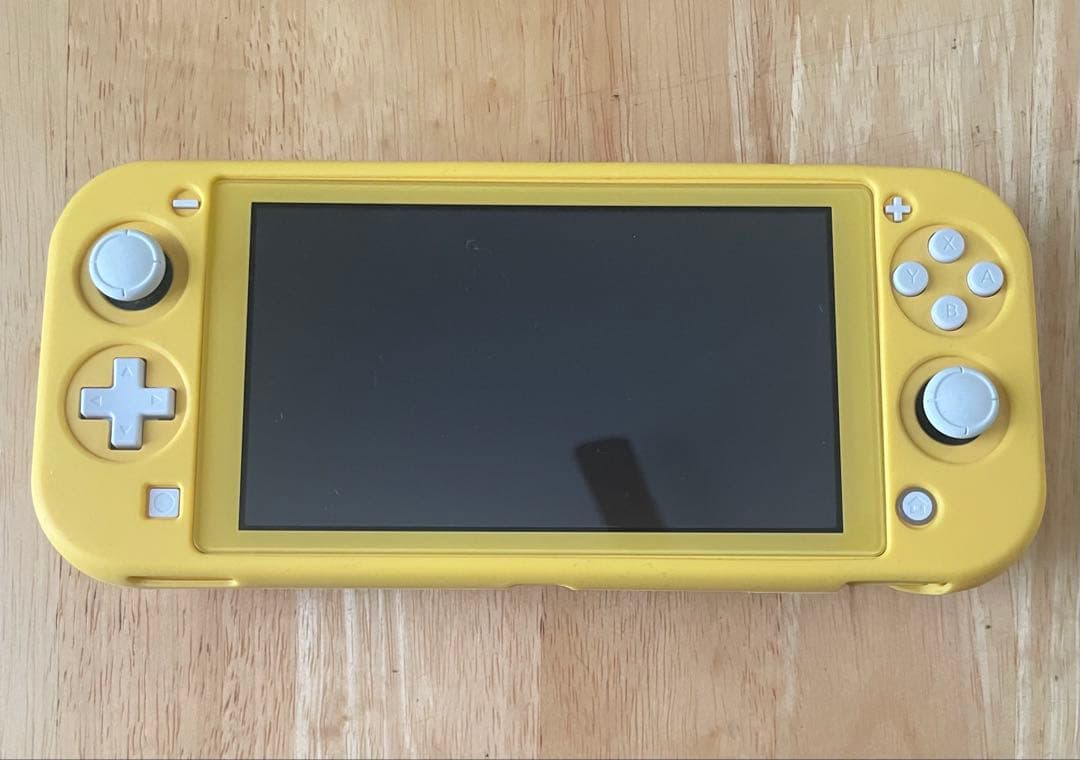 Nintendo Switch Lite イエロー　充電ケーブル