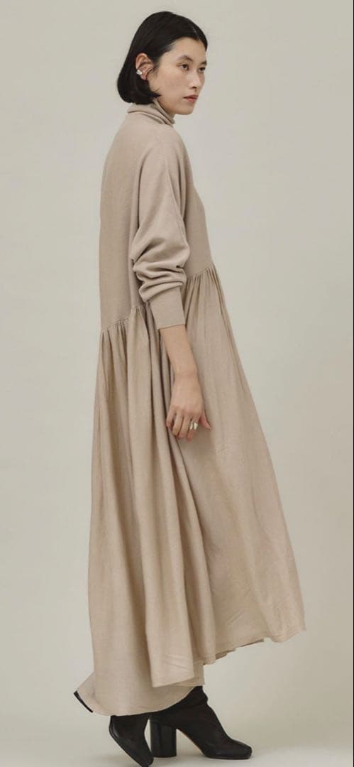 最終価格！カレンソロジー　ブラウン　タートルネック　 フレアワンピース