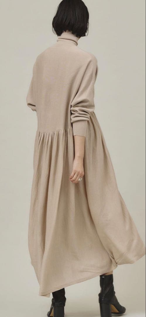 最終価格！カレンソロジー　ブラウン　タートルネック　 フレアワンピース