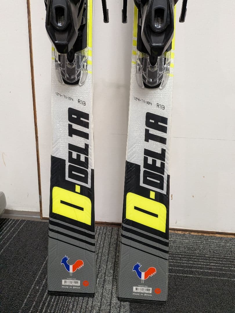 値上げ　ROSSIGNOL DEMO アルペンスキー 黒/黄　スキー板