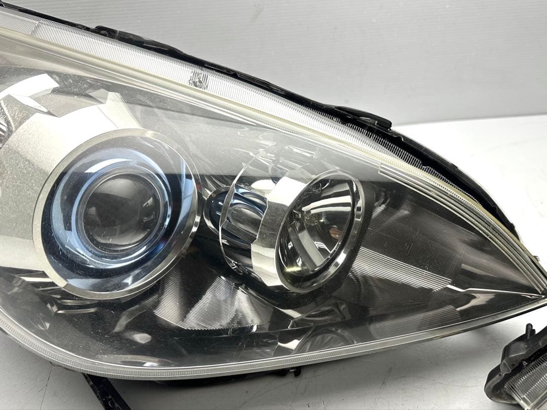 ホンダ ステップワゴン ヘッドライト KOITO 100-22594 HID