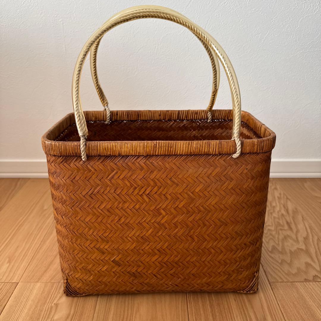 古道具　竹の市場かご　竹籠　篠竹　鈴竹　買い物かご　ヴィンテージ 竹細工