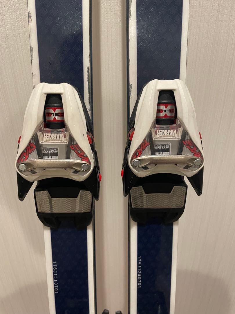 Hart スキー ホワイト/ネイビー/レッド