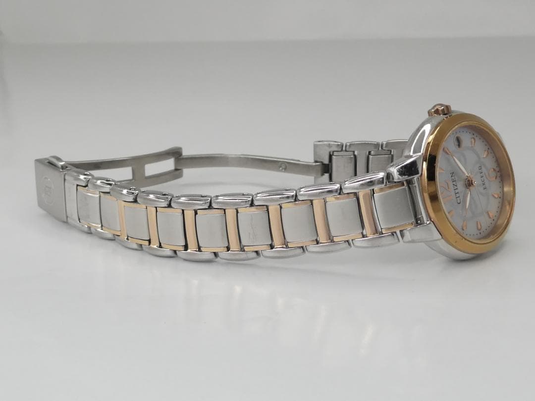 ✴良品稼働品 シチズン EXCEED 白蝶貝 電波ソーラー チタン 15㎝