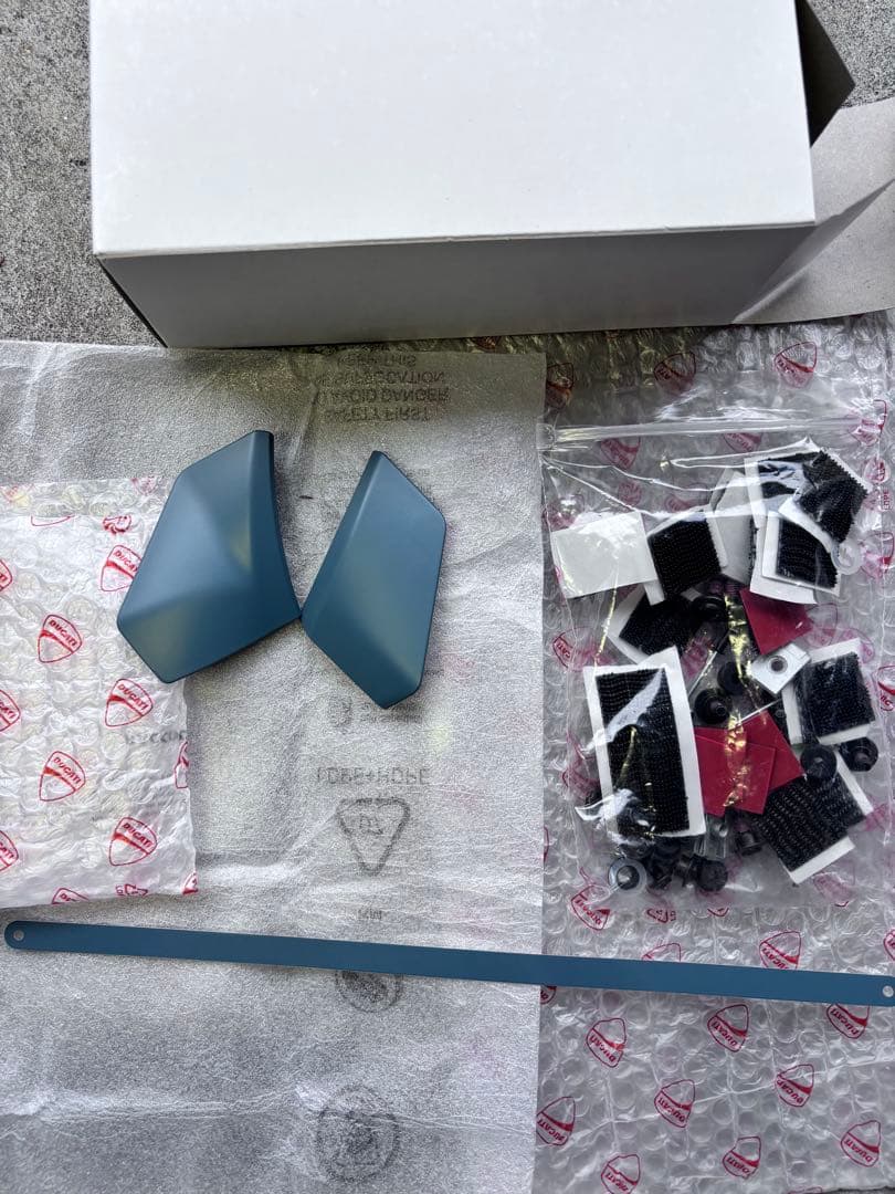 J*N様 DUCATI グレー カウル 4点セット