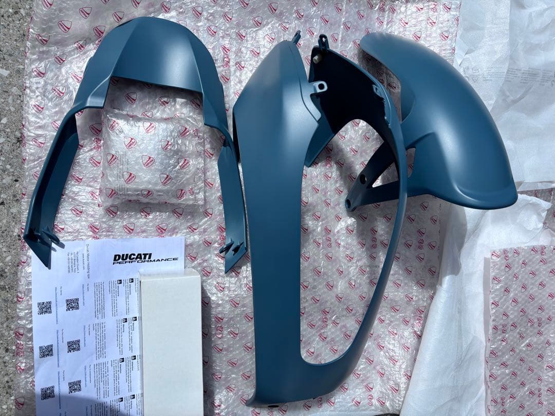 J*N様 DUCATI グレー カウル 4点セット