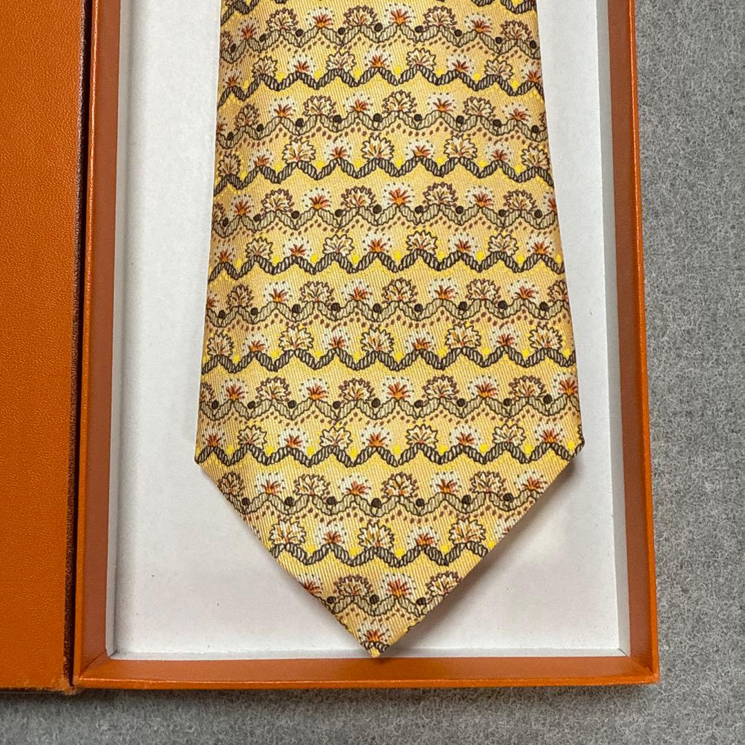 極美品　エルメス　ネクタイ　黄色オレンジ　花柄　派手　　　　結婚式